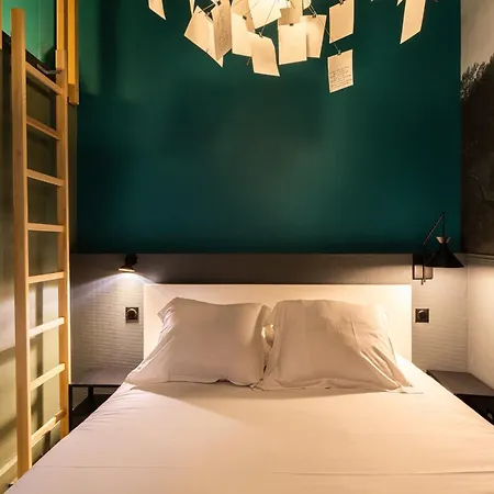 Charming In The Heart Of The 1st Arrondissement Authenticity And Lione